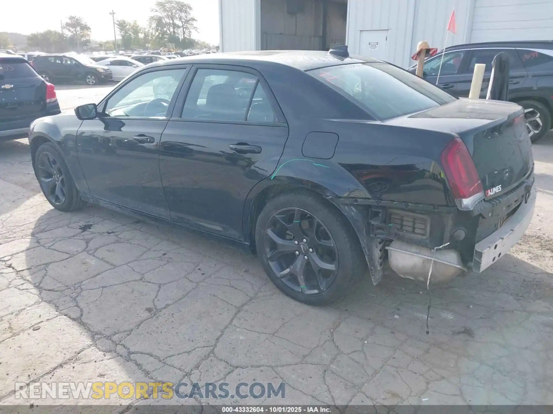 3 Photograph of a damaged car 2C3CCABG1PH616692 CHRYSLER 300 2023