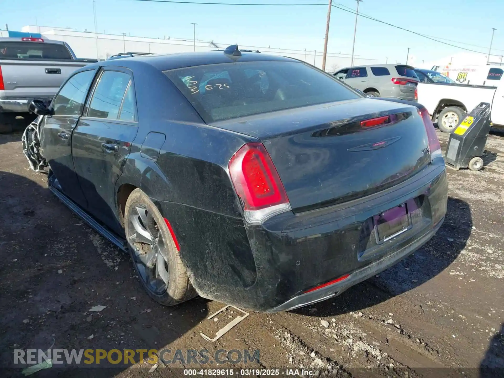 3 Photograph of a damaged car 2C3CCABG6PH537695 CHRYSLER 300 2023