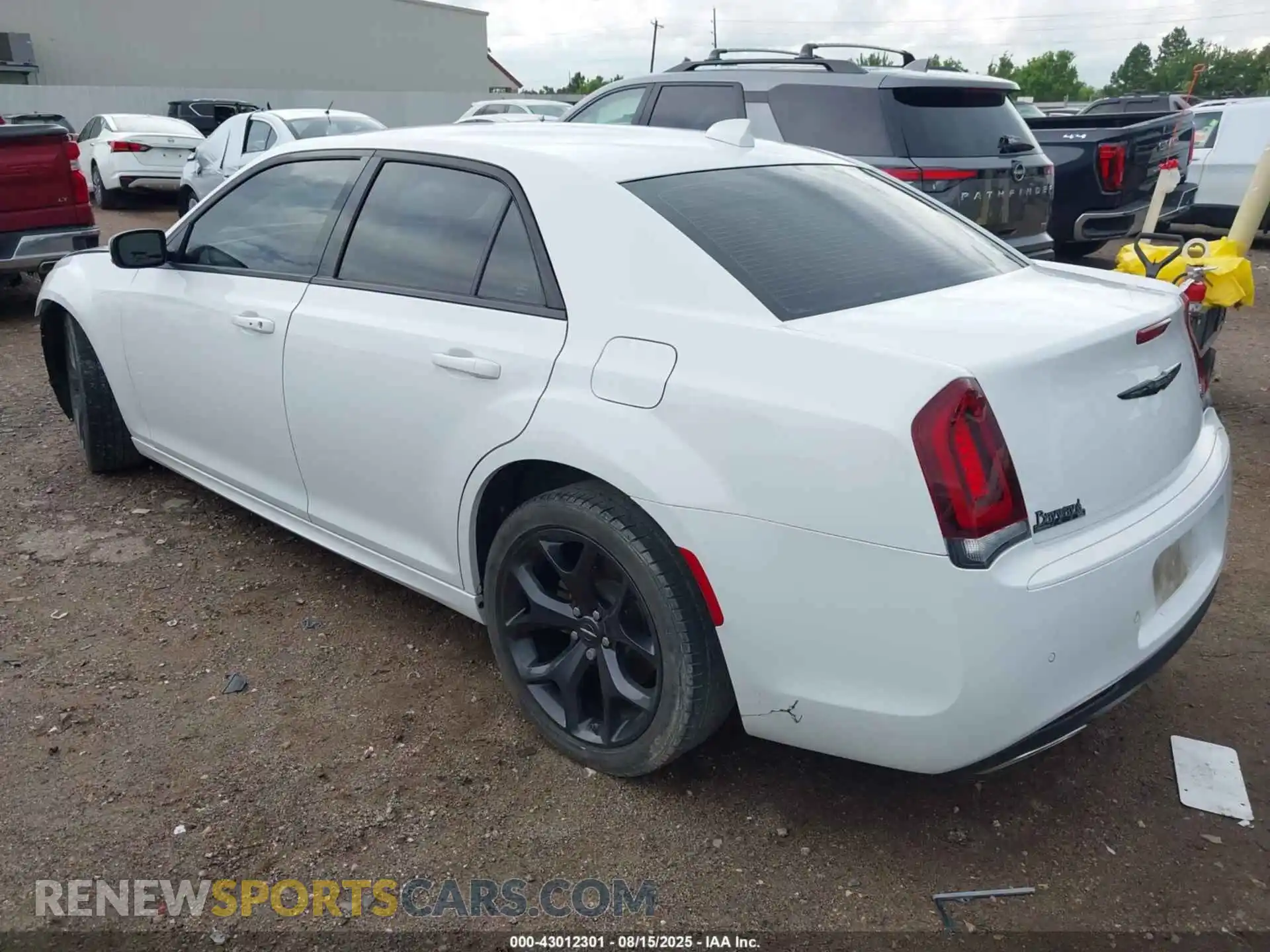 3 Photograph of a damaged car 2C3CCADG0PH542047 CHRYSLER 300 2023
