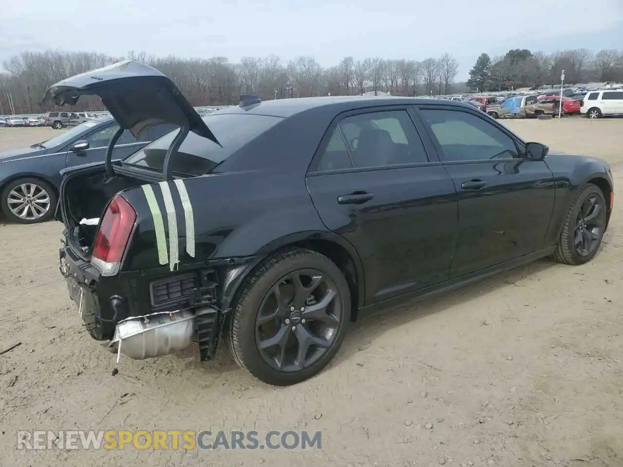 3 Photograph of a damaged car 2C3CCADG4PH706609 CHRYSLER 300 2023