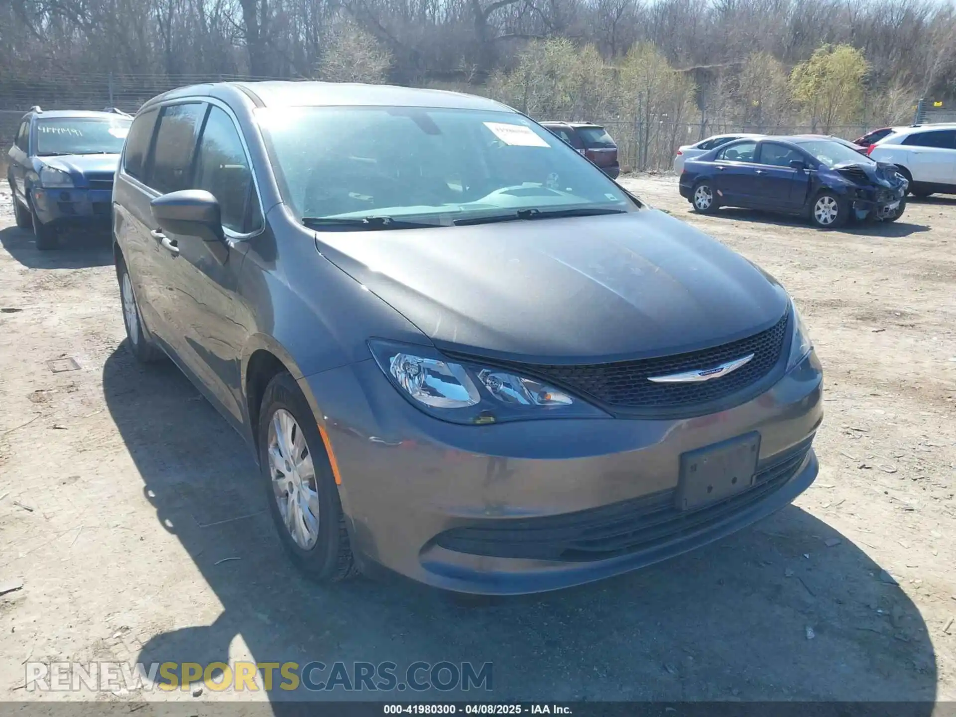 1 Photograph of a damaged car 2C4RC1AG4KR589126 CHRYSLER PACIFICA 2019