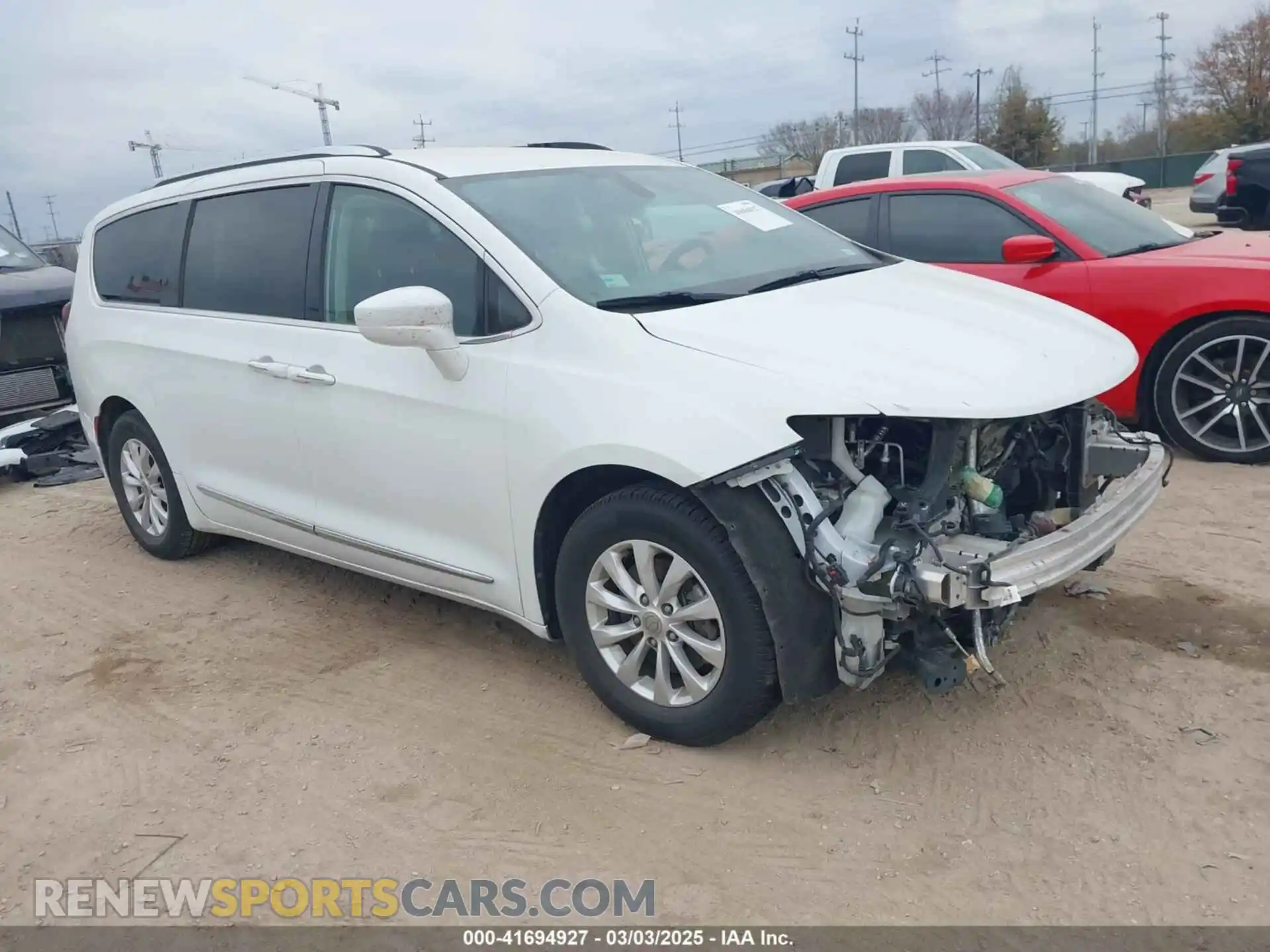 1 Photograph of a damaged car 2C4RC1BG0KR560091 CHRYSLER PACIFICA 2019