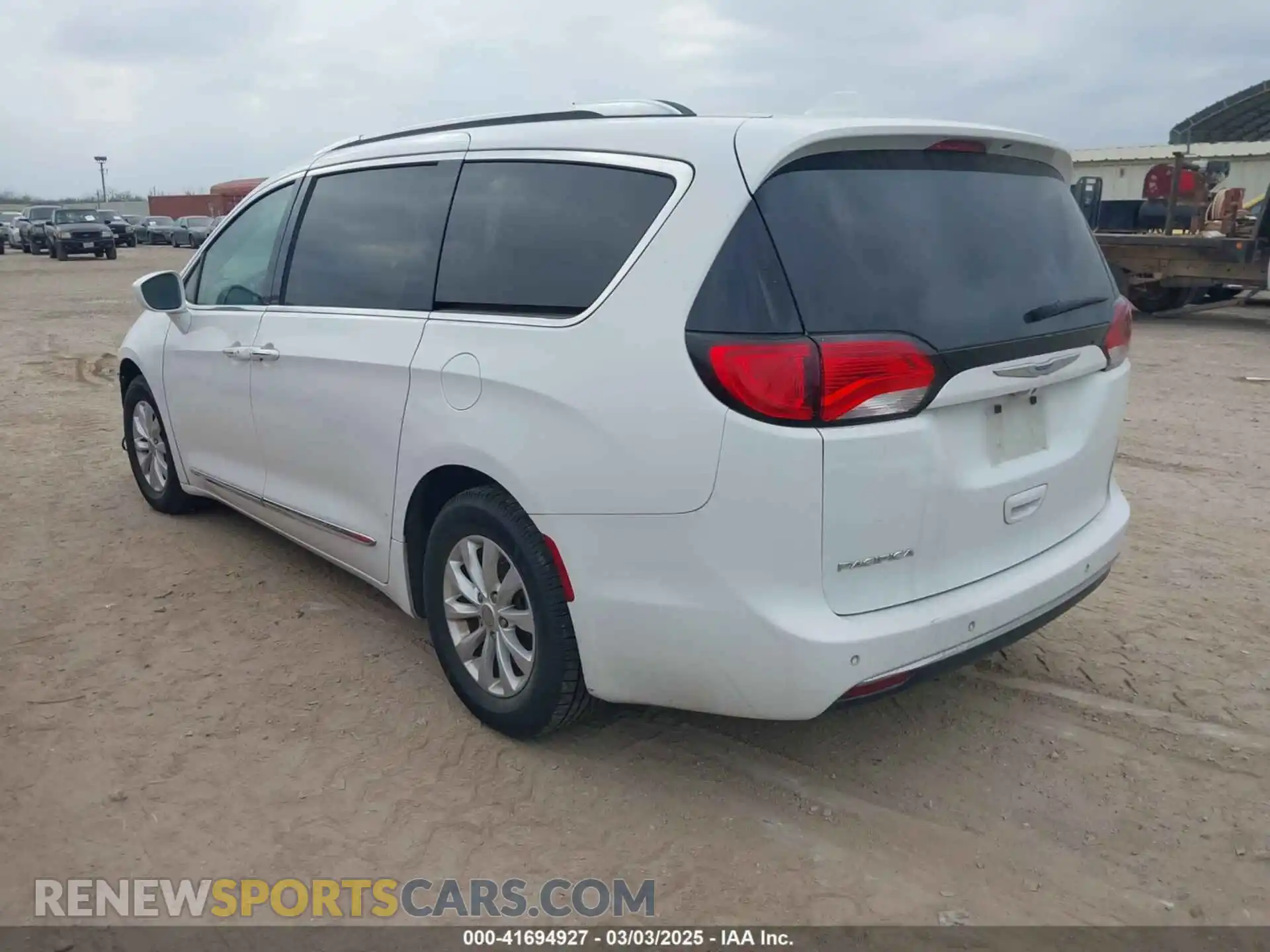 3 Photograph of a damaged car 2C4RC1BG0KR560091 CHRYSLER PACIFICA 2019