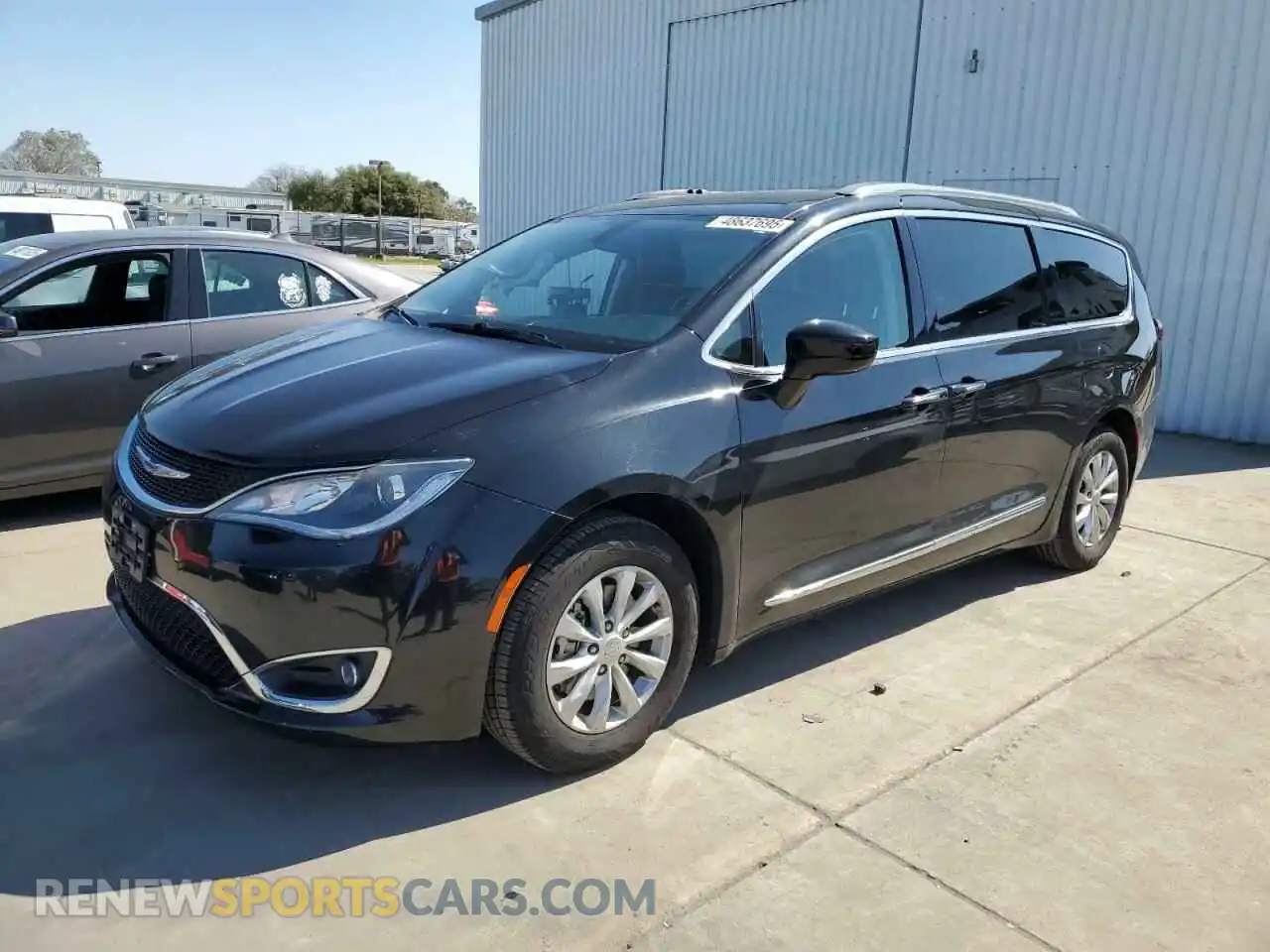 1 Photograph of a damaged car 2C4RC1BG0KR651135 CHRYSLER PACIFICA 2019