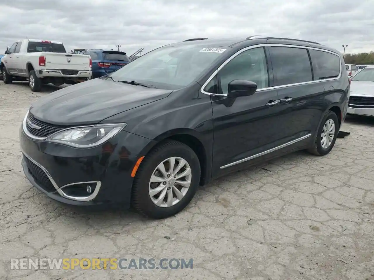 1 Photograph of a damaged car 2C4RC1BG1KR539895 CHRYSLER PACIFICA 2019