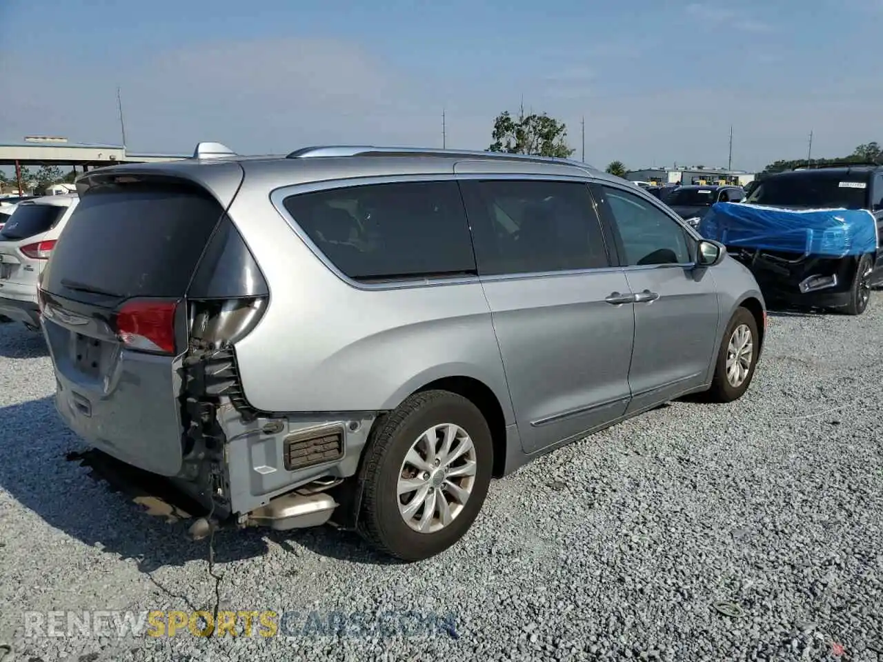 3 Photograph of a damaged car 2C4RC1BG1KR554929 CHRYSLER PACIFICA 2019