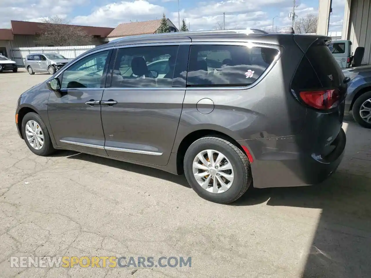 2 Photograph of a damaged car 2C4RC1BG4KR651557 CHRYSLER PACIFICA 2019