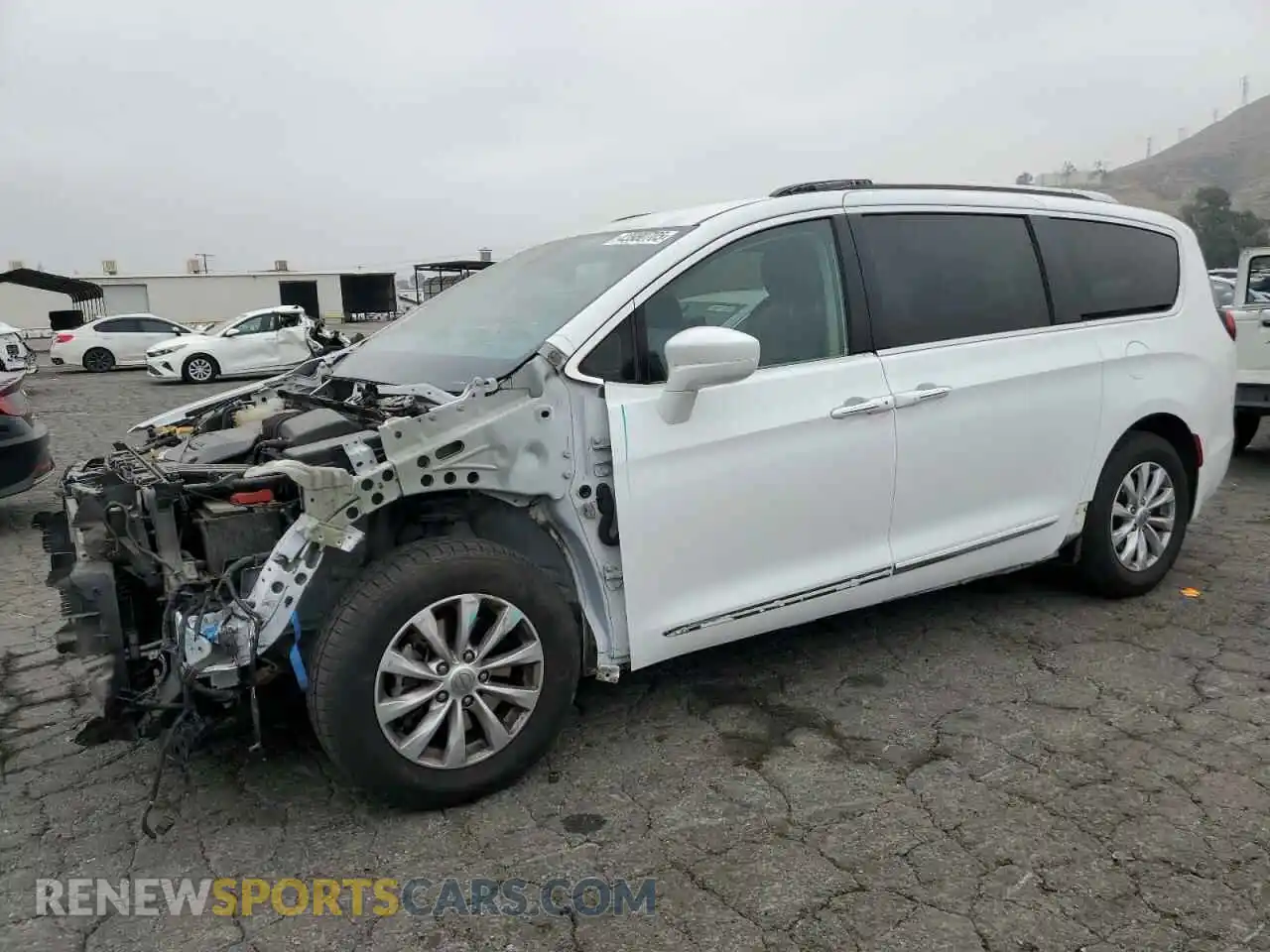 1 Photograph of a damaged car 2C4RC1BG5KR651809 CHRYSLER PACIFICA 2019