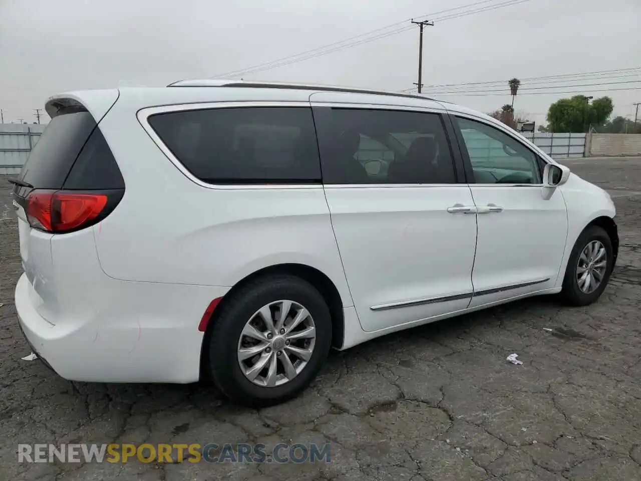 3 Photograph of a damaged car 2C4RC1BG5KR651809 CHRYSLER PACIFICA 2019