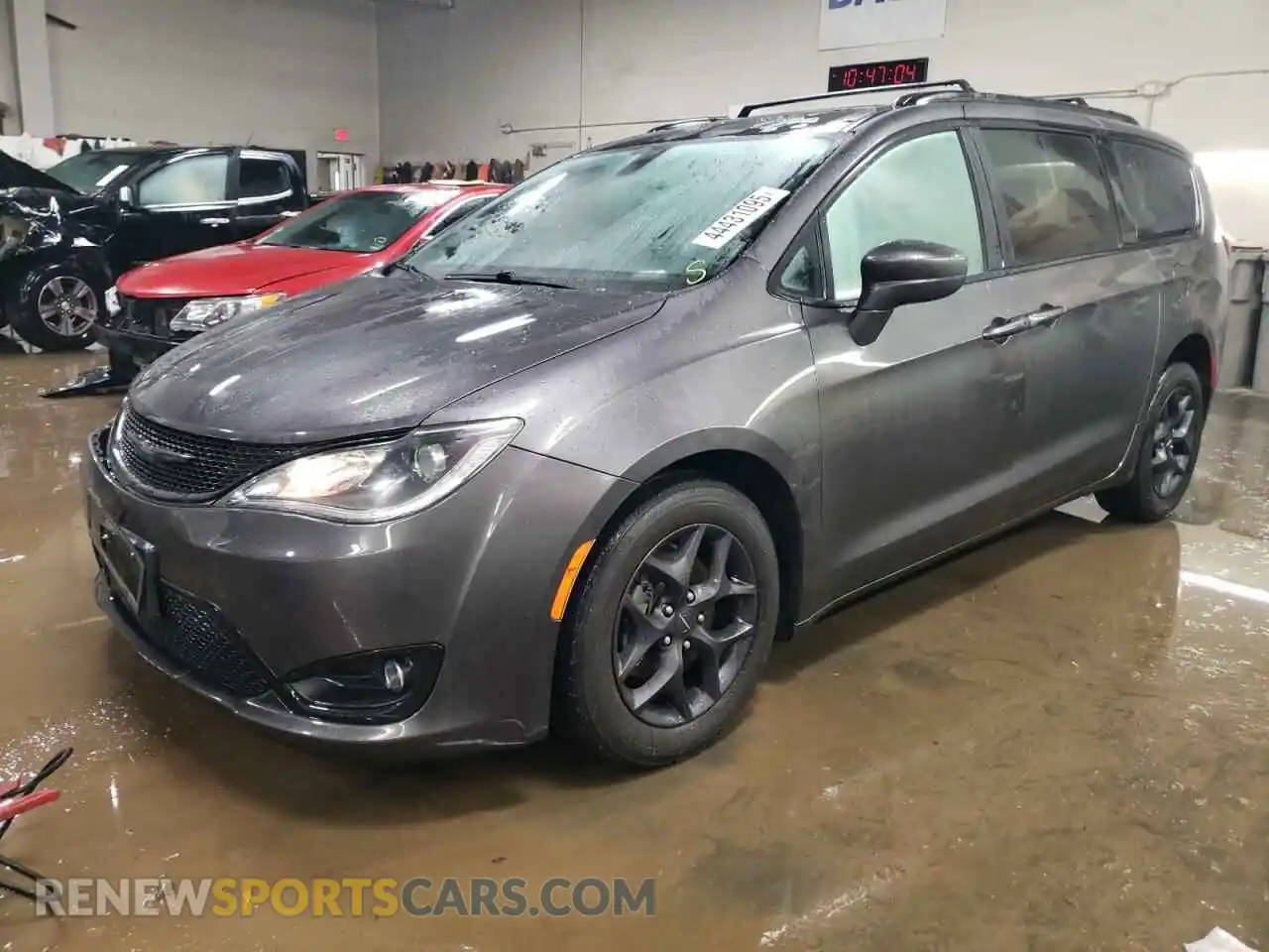 1 Photograph of a damaged car 2C4RC1BG6KR532327 CHRYSLER PACIFICA 2019