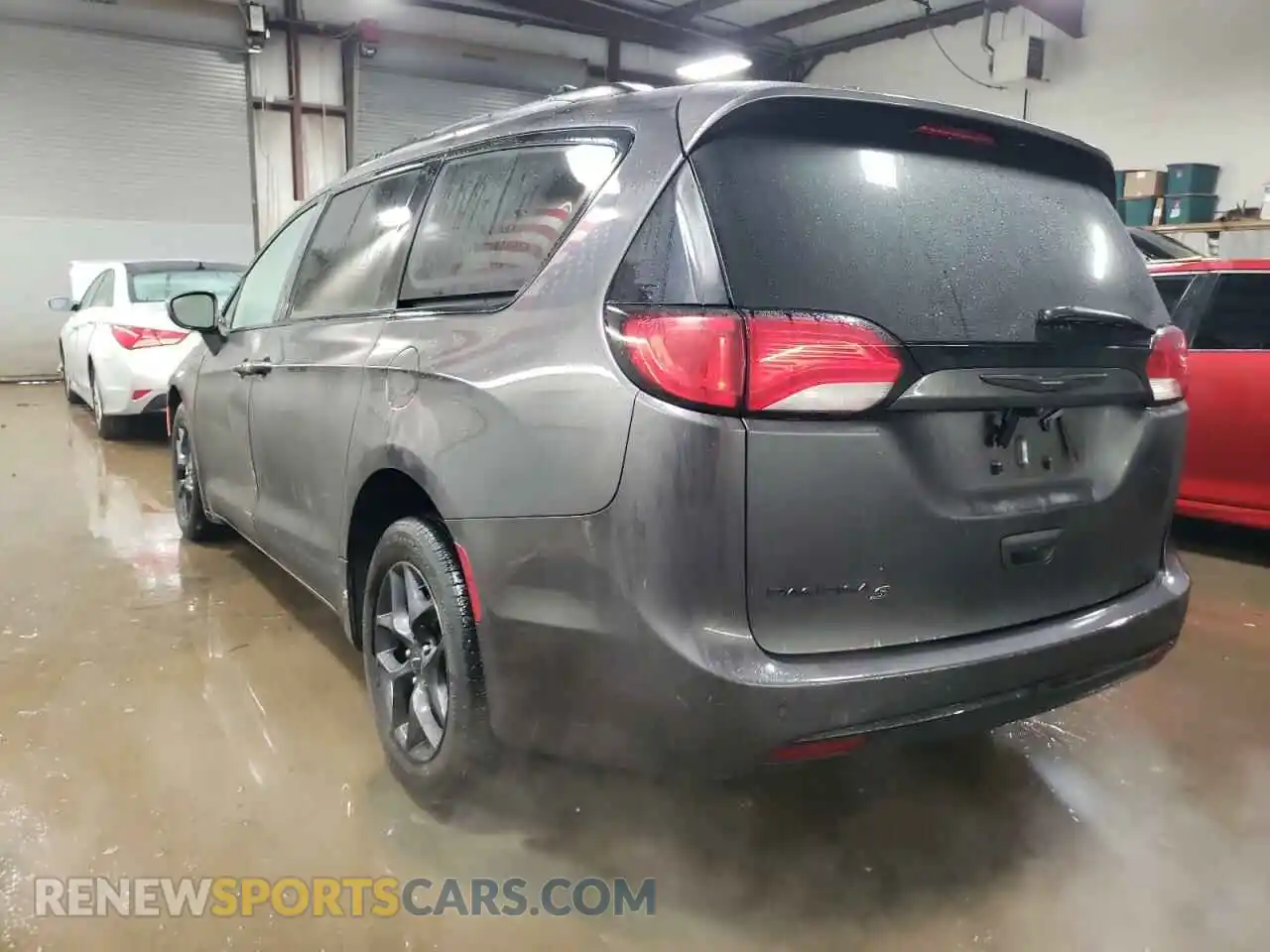 2 Photograph of a damaged car 2C4RC1BG6KR532327 CHRYSLER PACIFICA 2019