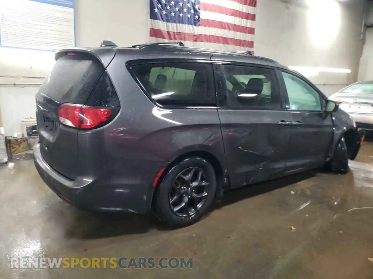 3 Photograph of a damaged car 2C4RC1BG6KR532327 CHRYSLER PACIFICA 2019