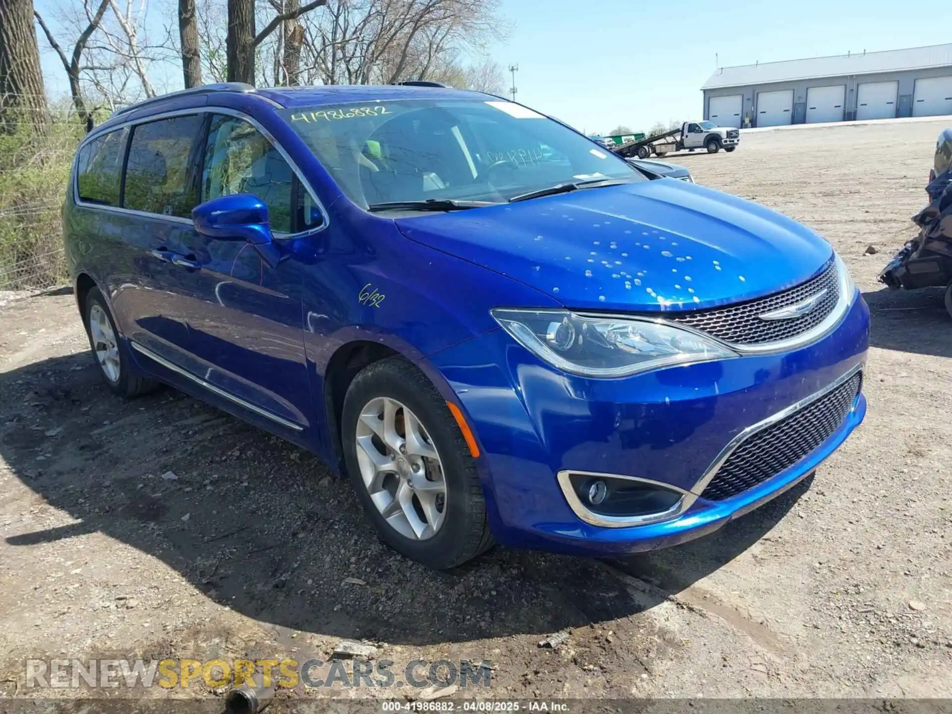 1 Photograph of a damaged car 2C4RC1BG6KR708857 CHRYSLER PACIFICA 2019