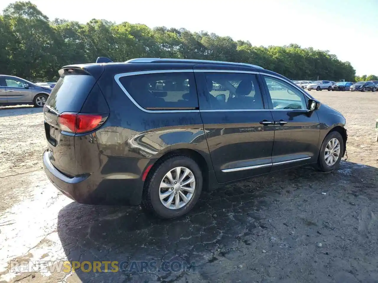 3 Photograph of a damaged car 2C4RC1BG8KR537514 CHRYSLER PACIFICA 2019