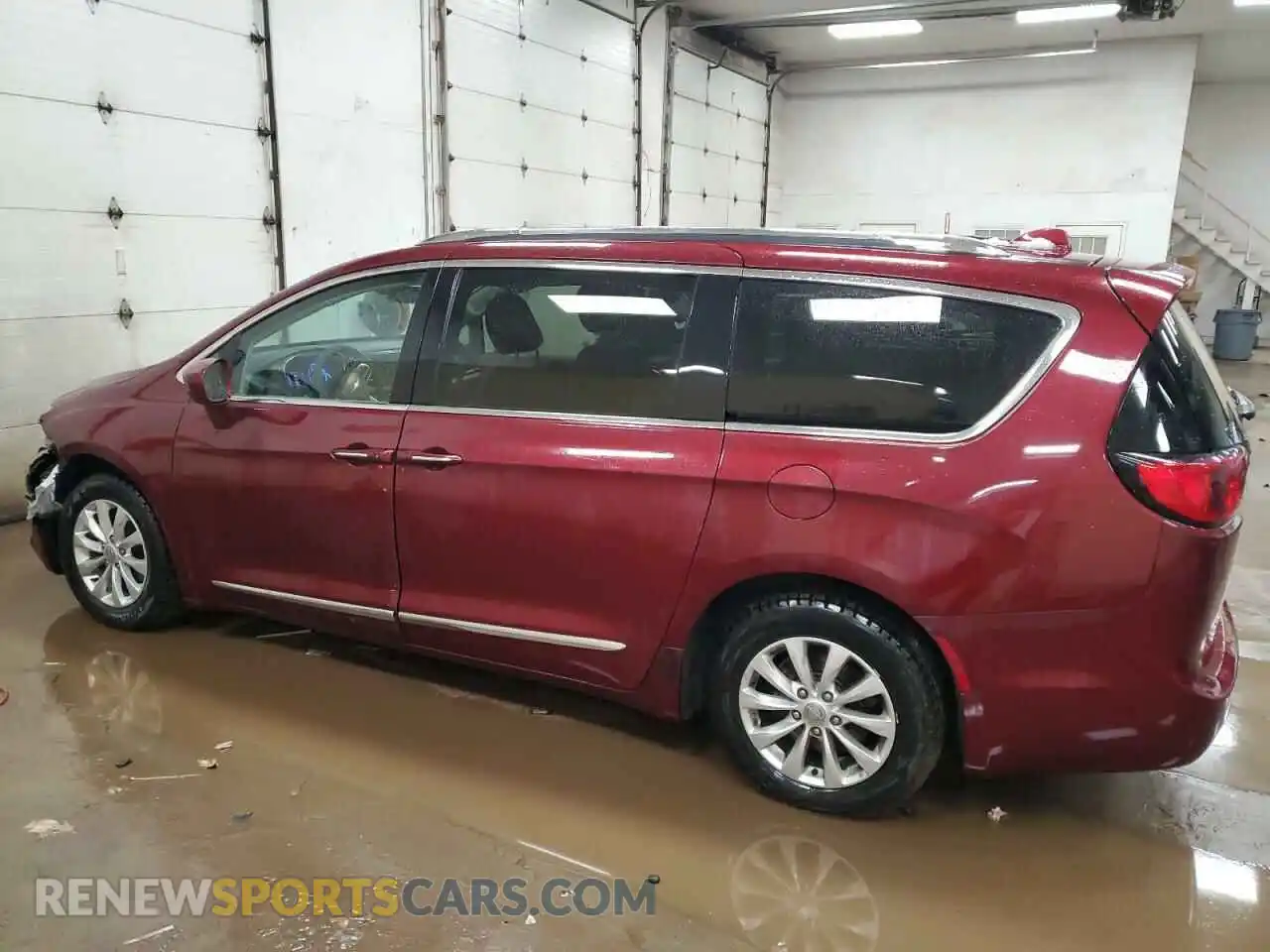 2 Photograph of a damaged car 2C4RC1BG8KR597163 CHRYSLER PACIFICA 2019