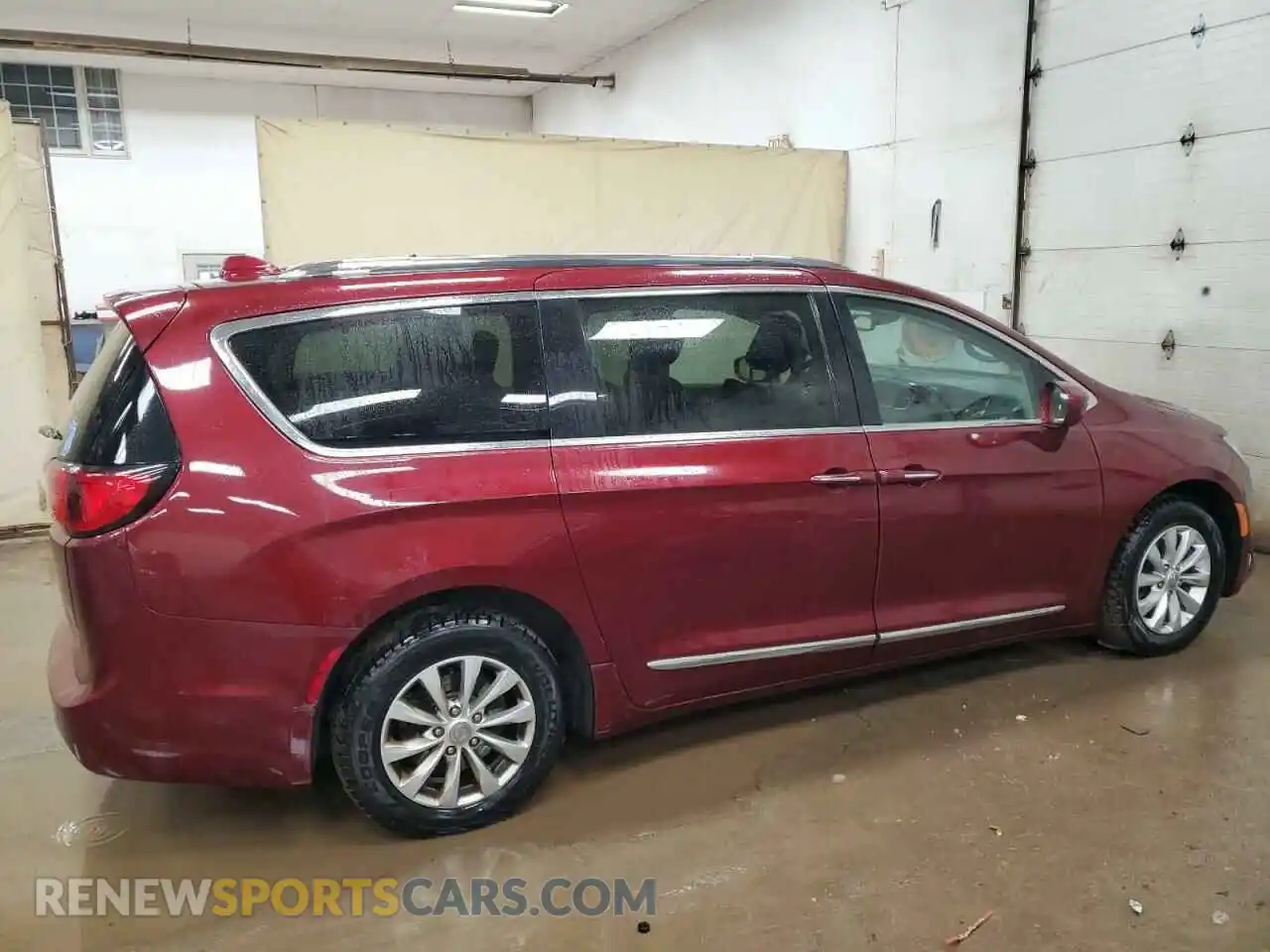 3 Photograph of a damaged car 2C4RC1BG8KR597163 CHRYSLER PACIFICA 2019