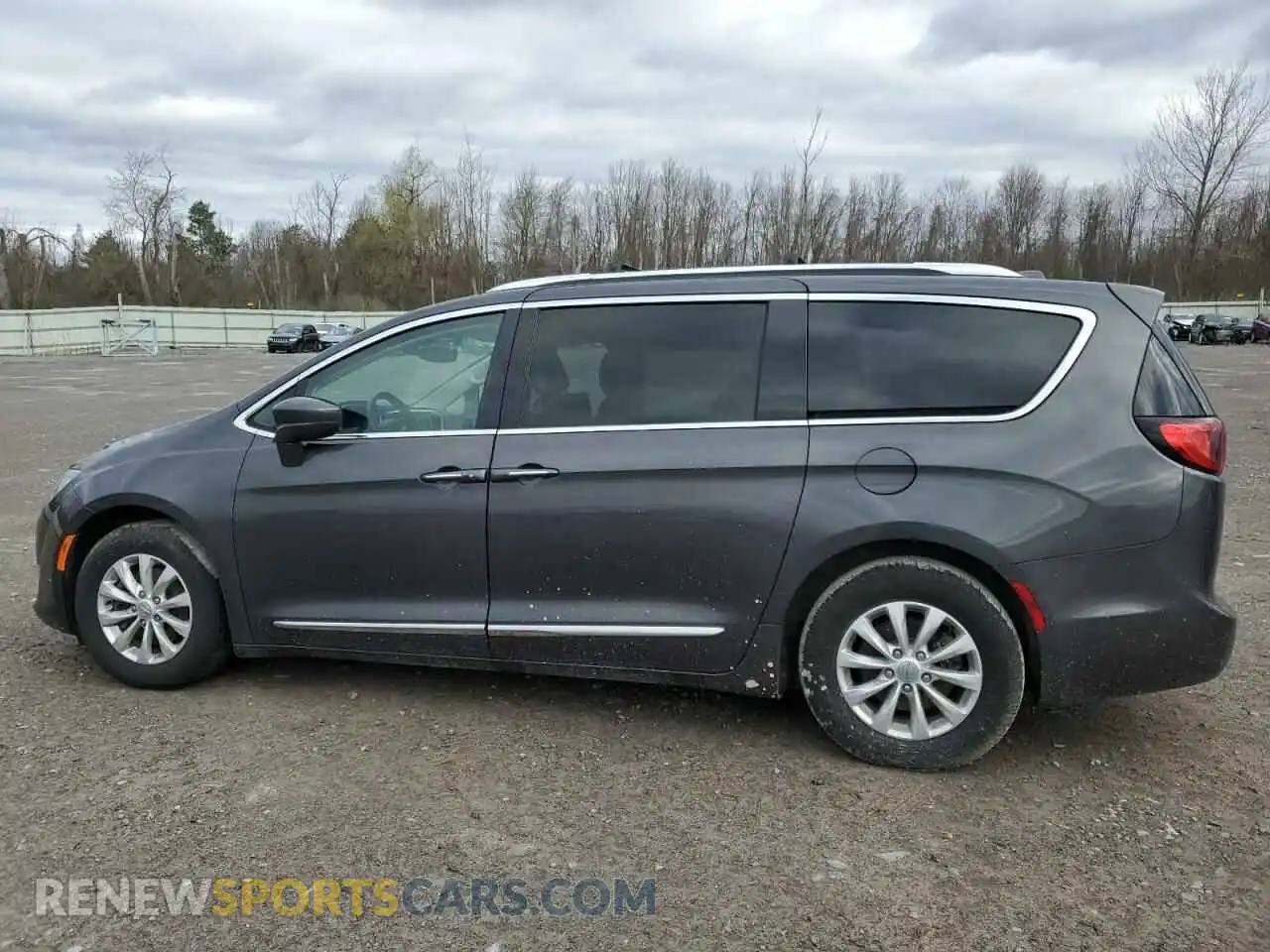 2 Photograph of a damaged car 2C4RC1BG9KR550272 CHRYSLER PACIFICA 2019