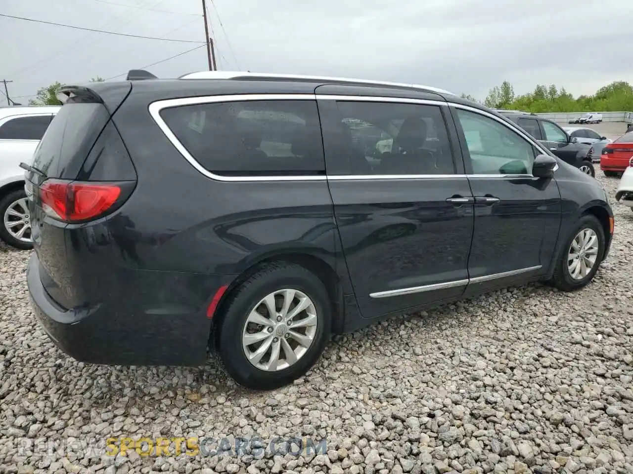 3 Photograph of a damaged car 2C4RC1BG9KR665471 CHRYSLER PACIFICA 2019