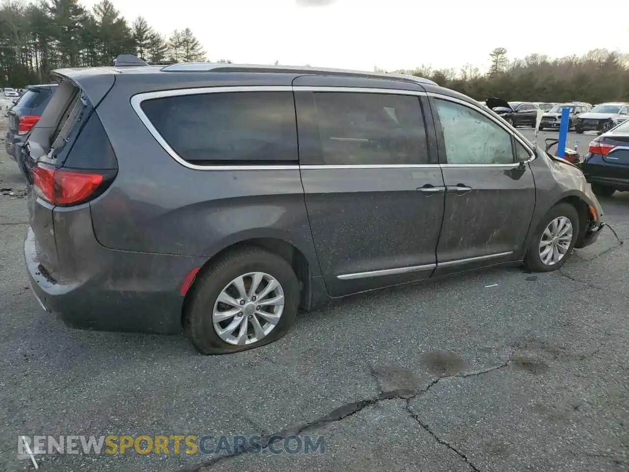 3 Photograph of a damaged car 2C4RC1BGXKR628087 CHRYSLER PACIFICA 2019