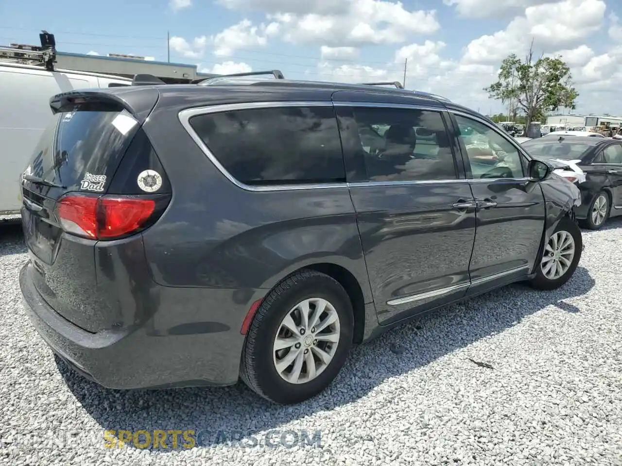 3 Photograph of a damaged car 2C4RC1BGXKR730196 CHRYSLER PACIFICA 2019
