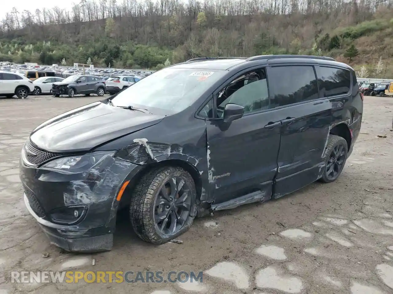 1 Photograph of a damaged car 2C4RC1EG0KR555095 CHRYSLER PACIFICA 2019