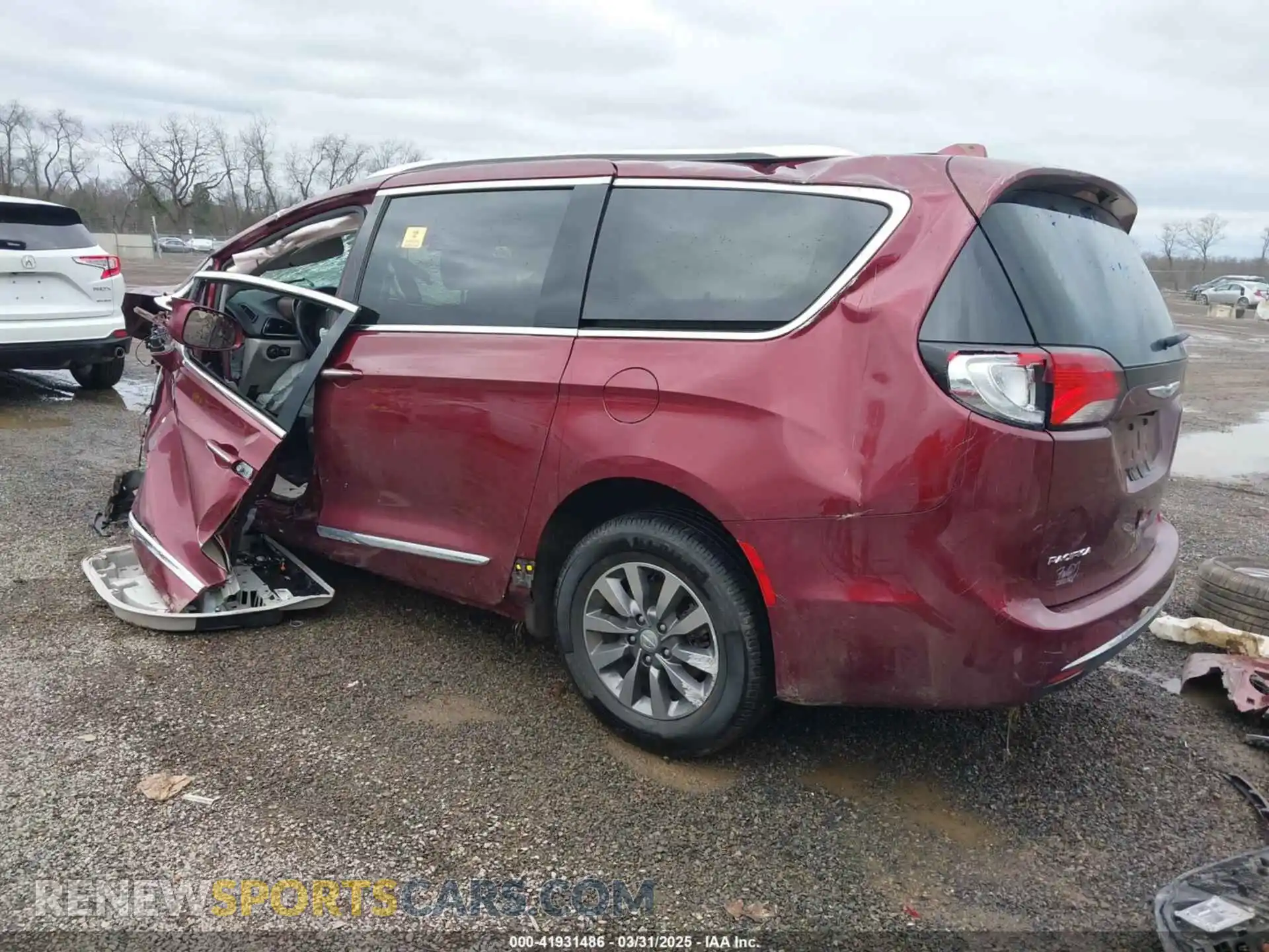 3 Photograph of a damaged car 2C4RC1EG3KR628170 CHRYSLER PACIFICA 2019