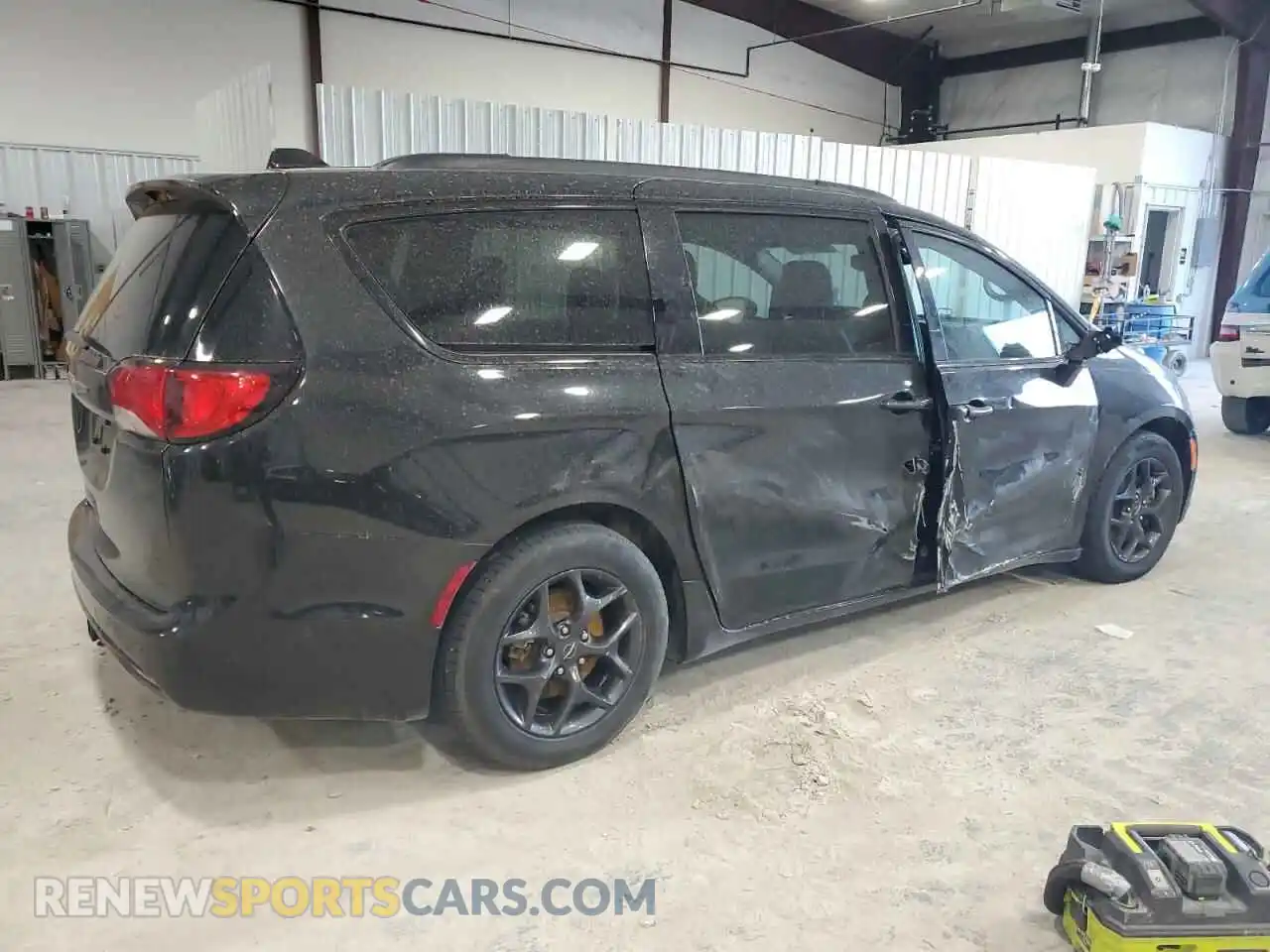 3 Photograph of a damaged car 2C4RC1EG8KR569360 CHRYSLER PACIFICA 2019