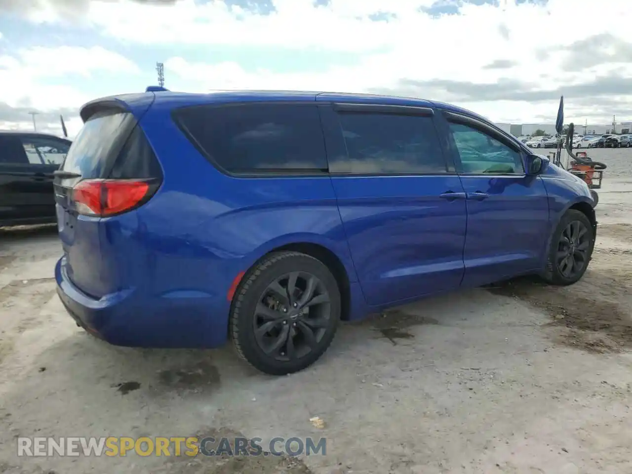 3 Photograph of a damaged car 2C4RC1FG4KR644182 CHRYSLER PACIFICA 2019