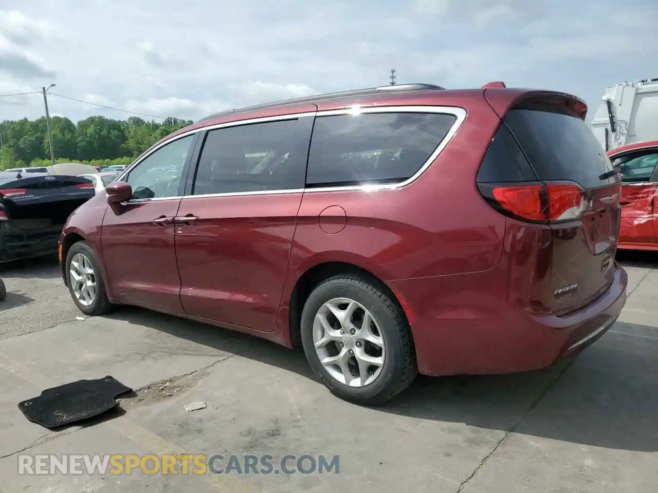 2 Photograph of a damaged car 2C4RC1FG5KR605035 CHRYSLER PACIFICA 2019