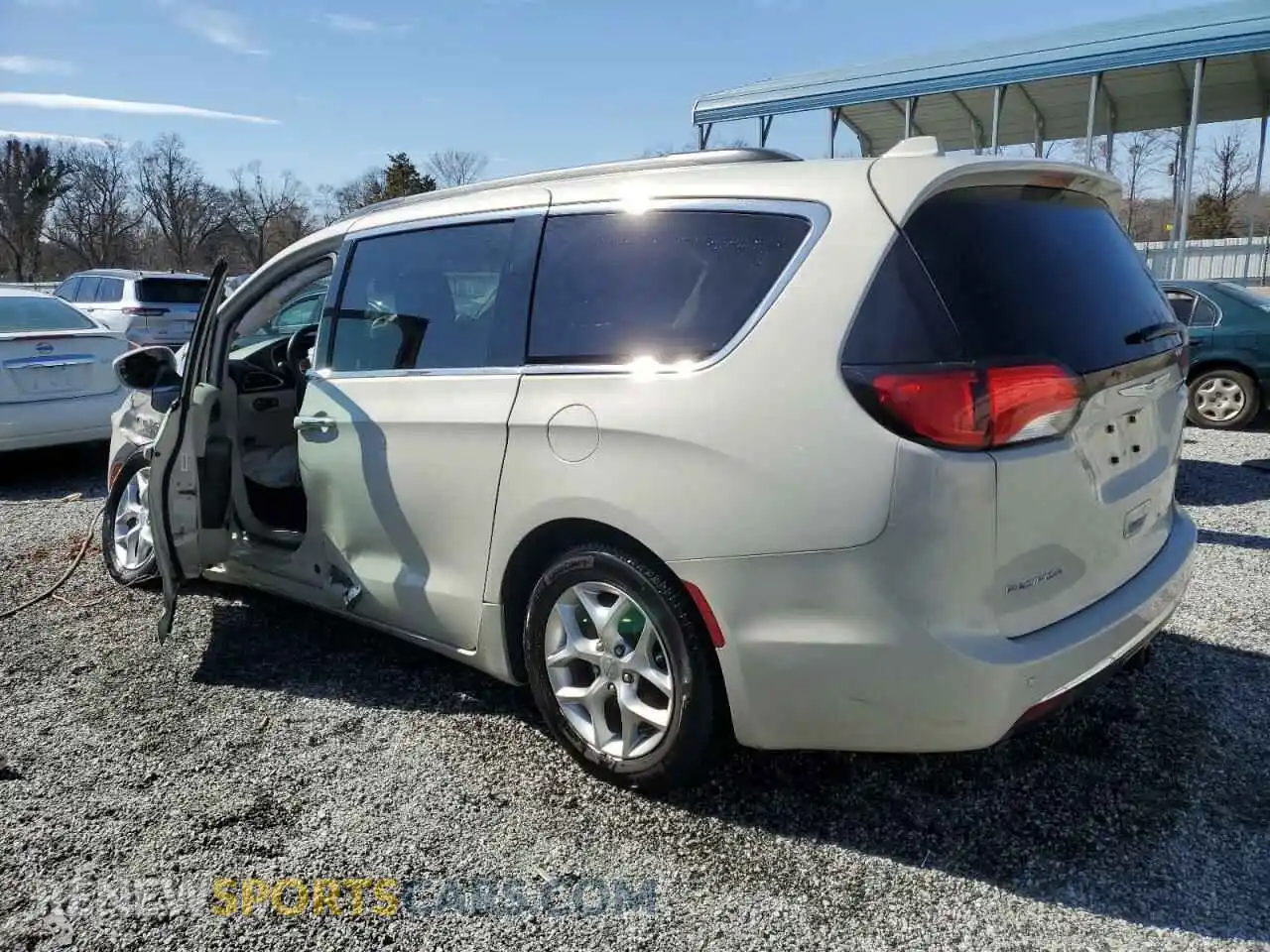 2 Photograph of a damaged car 2C4RC1FG6KR710750 CHRYSLER PACIFICA 2019