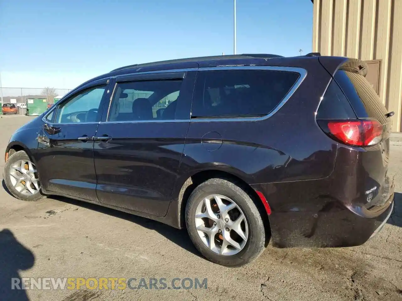2 Photograph of a damaged car 2C4RC1FG8KR525471 CHRYSLER PACIFICA 2019