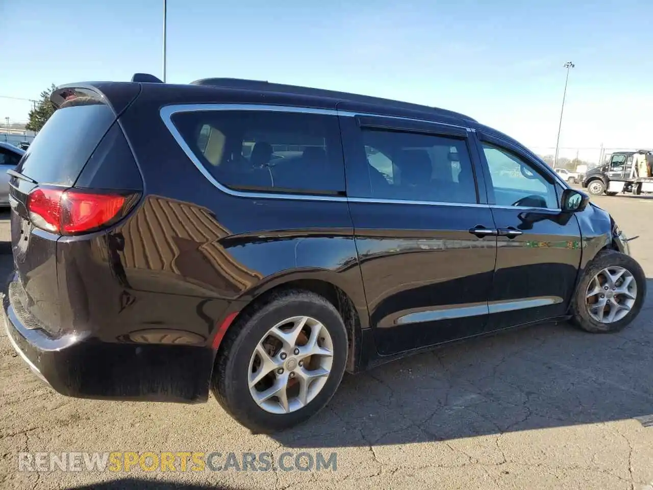3 Photograph of a damaged car 2C4RC1FG8KR525471 CHRYSLER PACIFICA 2019