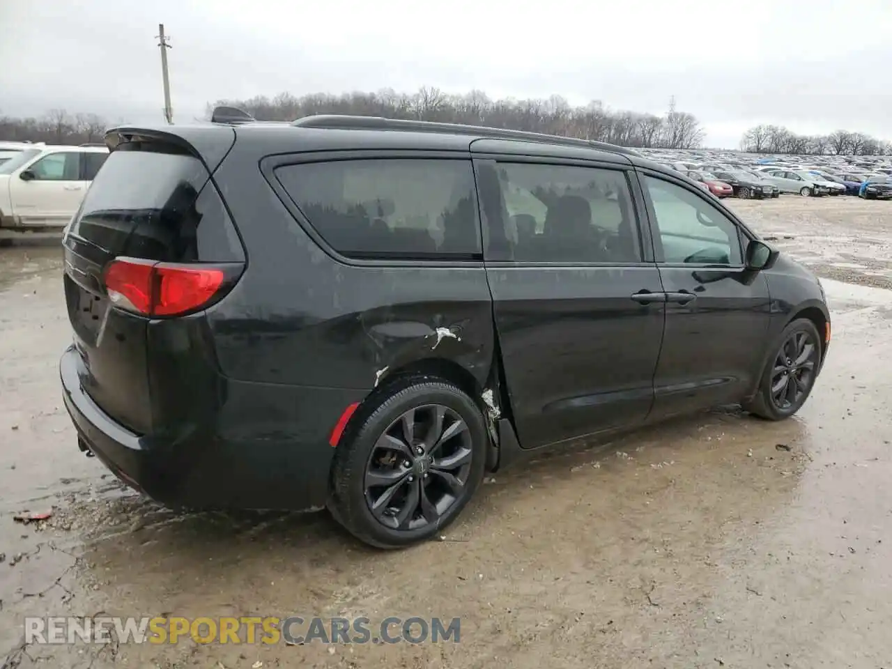 3 Photograph of a damaged car 2C4RC1FG8KR638739 CHRYSLER PACIFICA 2019