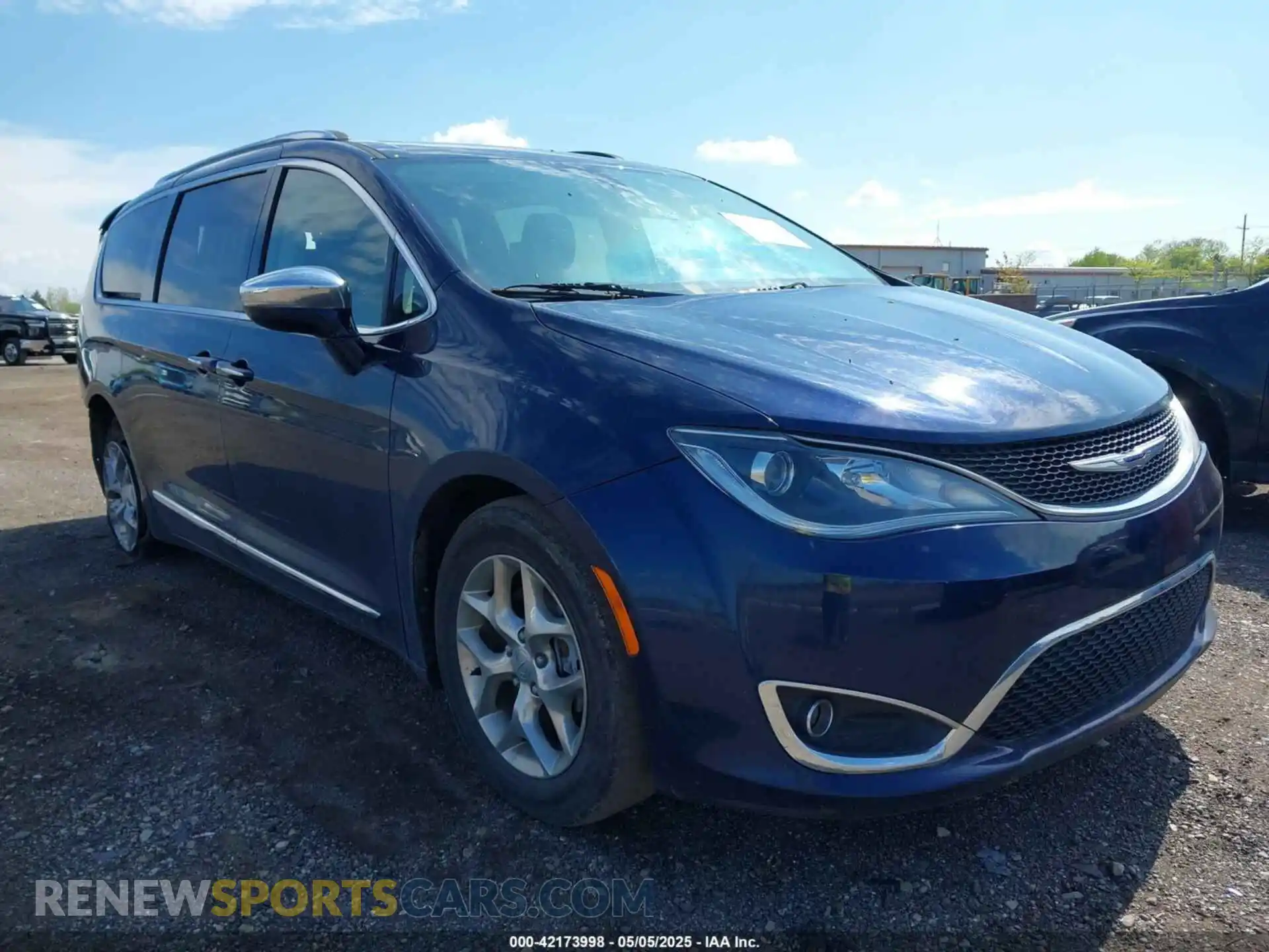 1 Photograph of a damaged car 2C4RC1GG2KR655440 CHRYSLER PACIFICA 2019