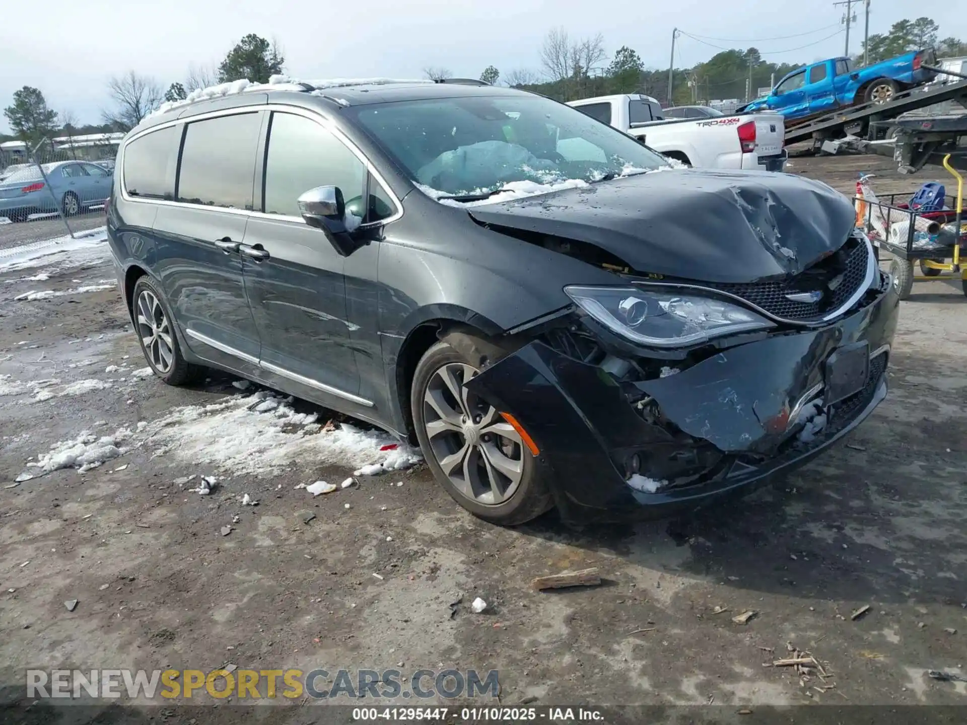 1 Photograph of a damaged car 2C4RC1GG4KR549958 CHRYSLER PACIFICA 2019