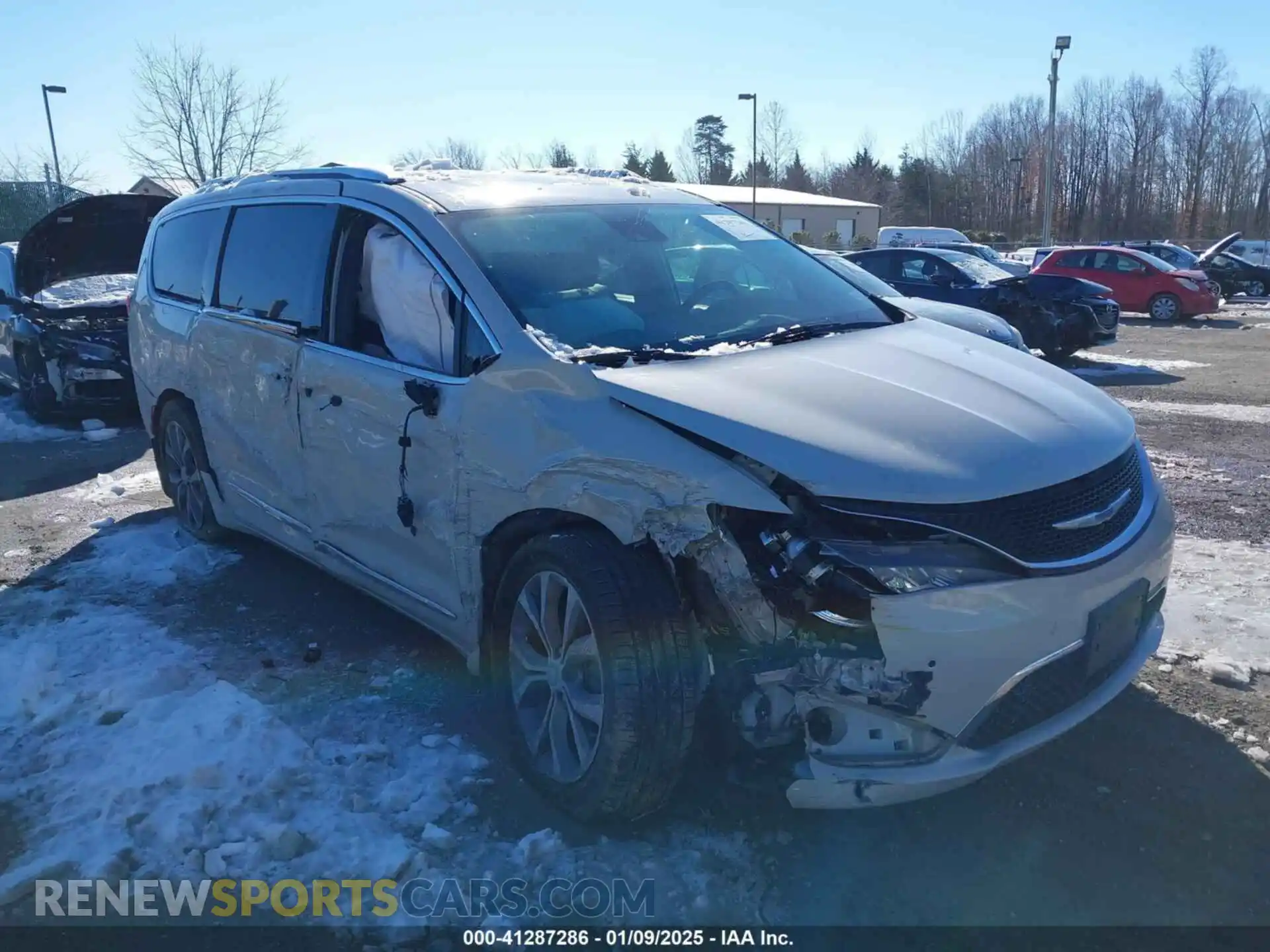 1 Photograph of a damaged car 2C4RC1GG4KR629258 CHRYSLER PACIFICA 2019