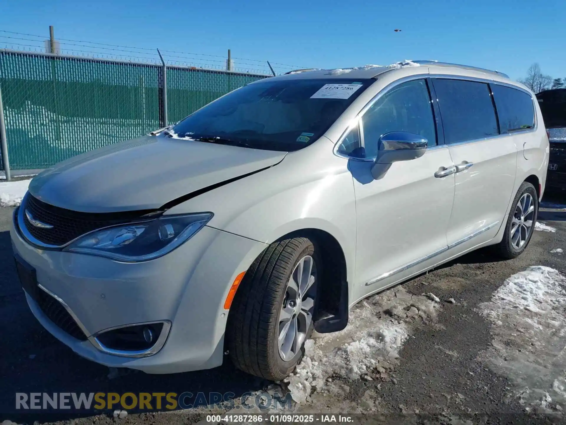 2 Photograph of a damaged car 2C4RC1GG4KR629258 CHRYSLER PACIFICA 2019