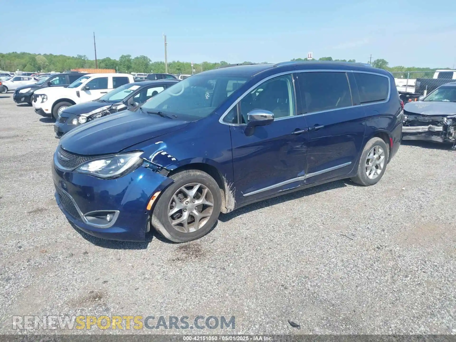 2 Photograph of a damaged car 2C4RC1GG4KR644178 CHRYSLER PACIFICA 2019