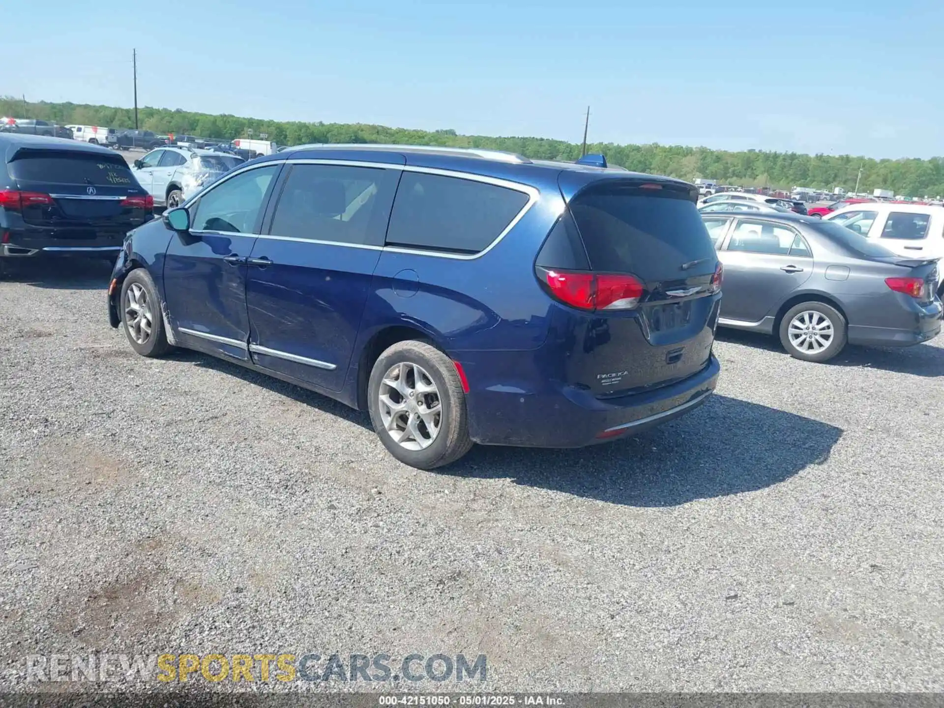3 Photograph of a damaged car 2C4RC1GG4KR644178 CHRYSLER PACIFICA 2019