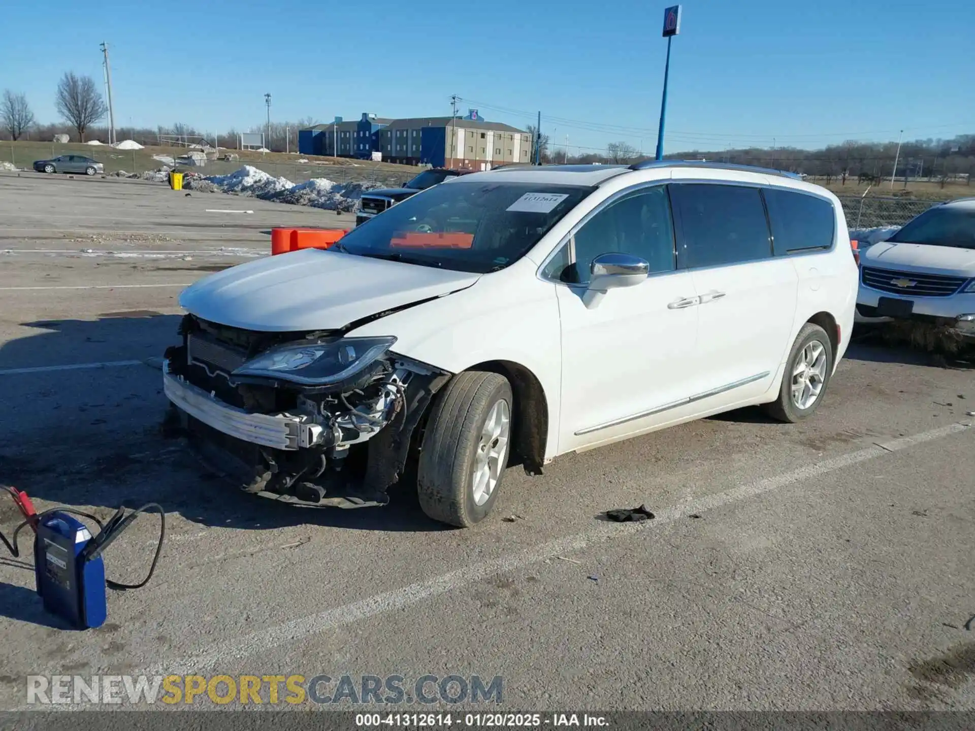2 Photograph of a damaged car 2C4RC1GG6KR730513 CHRYSLER PACIFICA 2019