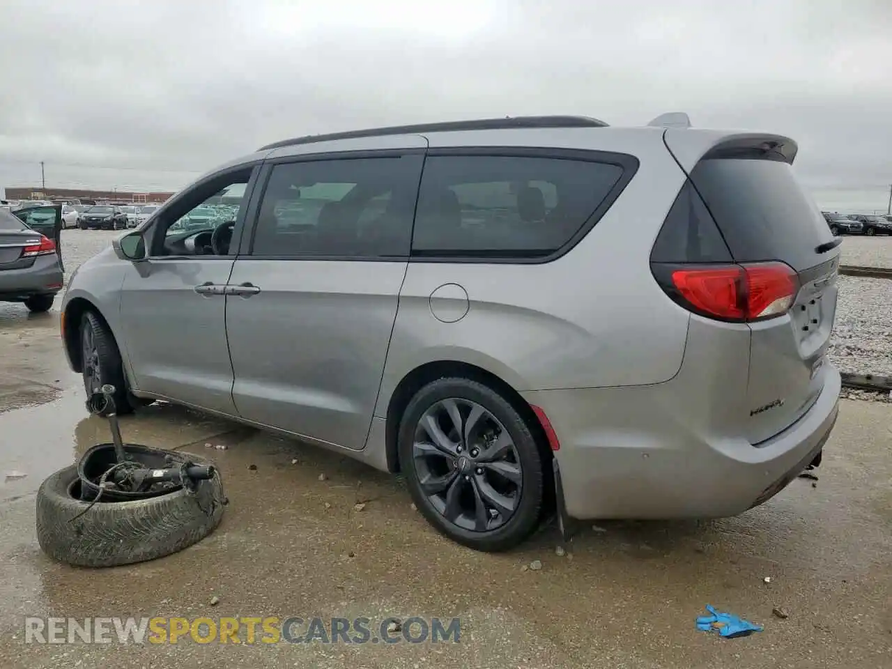 2 Photograph of a damaged car 2C4RC1GG7KR541692 CHRYSLER PACIFICA 2019