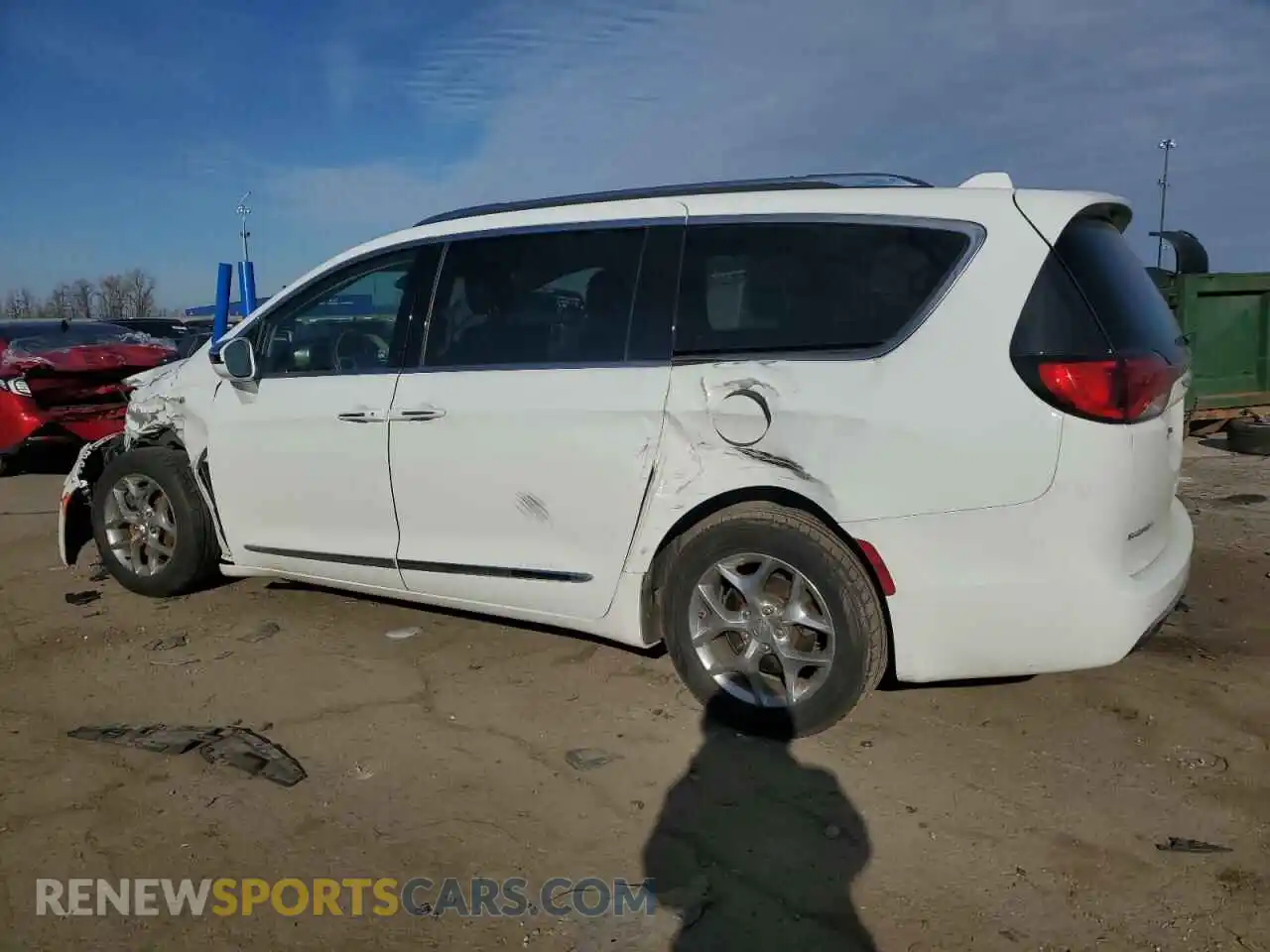 2 Photograph of a damaged car 2C4RC1GGXKR644945 CHRYSLER PACIFICA 2019