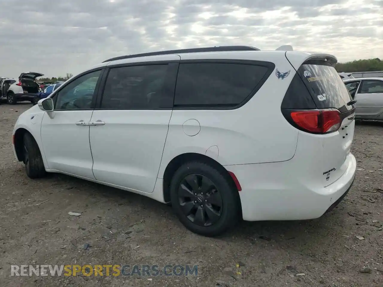 2 fotografías del automóvil dañado 2C4RC1N72KR668773 CHRYSLER PACIFICA 2019