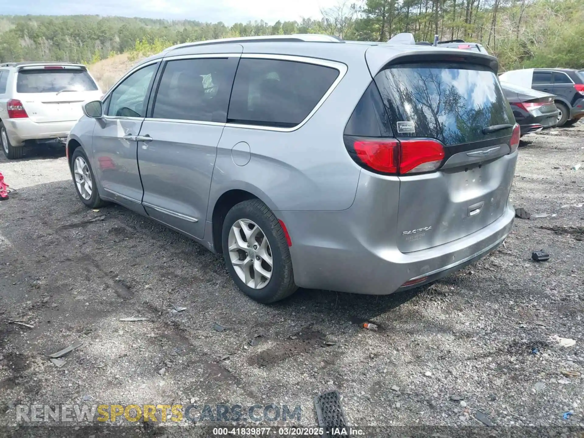 3 Photograph of a damaged car 2C4RC1BG1LR114193 CHRYSLER PACIFICA 2020