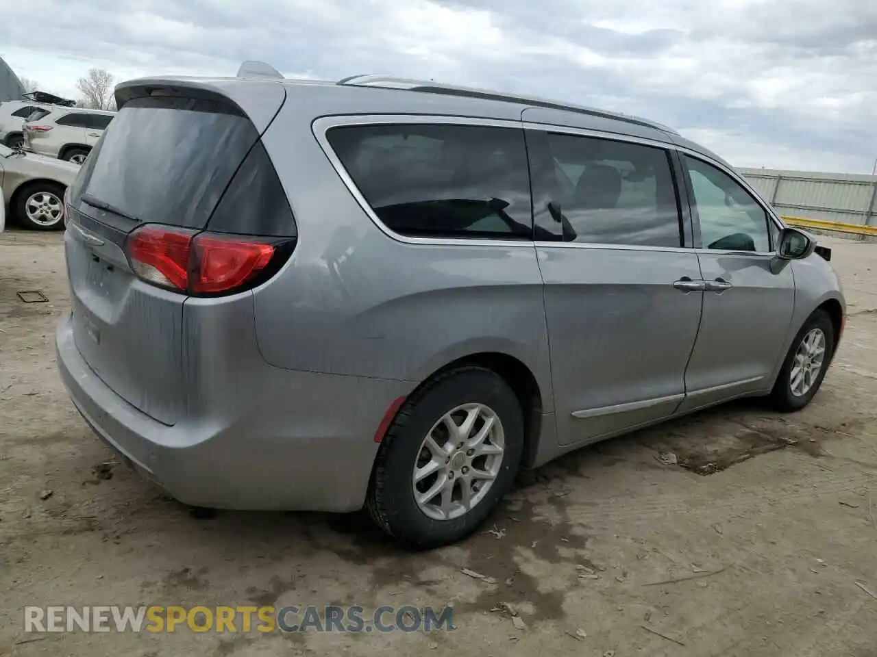 3 Photograph of a damaged car 2C4RC1BG1LR115912 CHRYSLER PACIFICA 2020