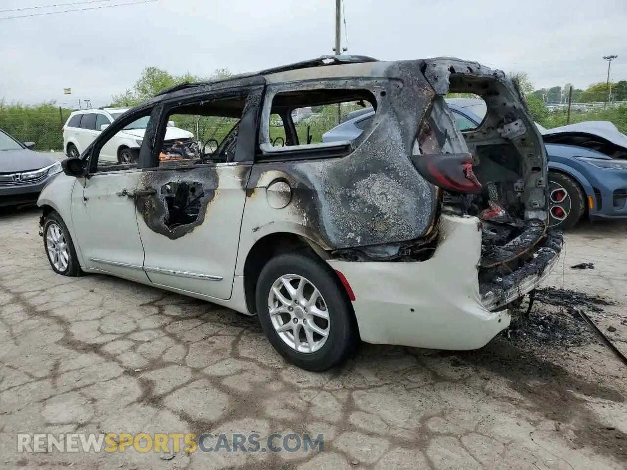 2 Photograph of a damaged car 2C4RC1BG1LR129504 CHRYSLER PACIFICA 2020