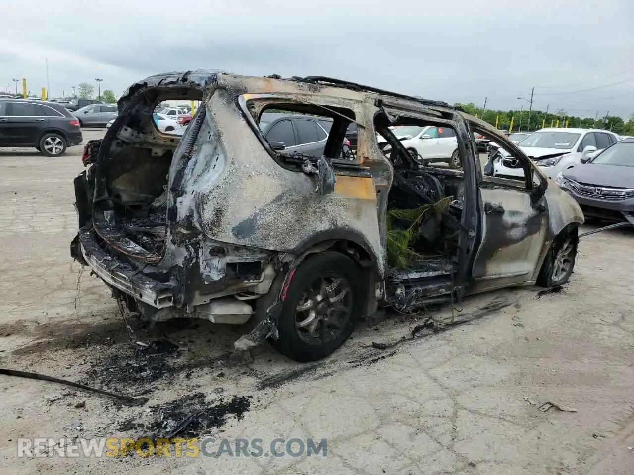 3 Photograph of a damaged car 2C4RC1BG1LR129504 CHRYSLER PACIFICA 2020