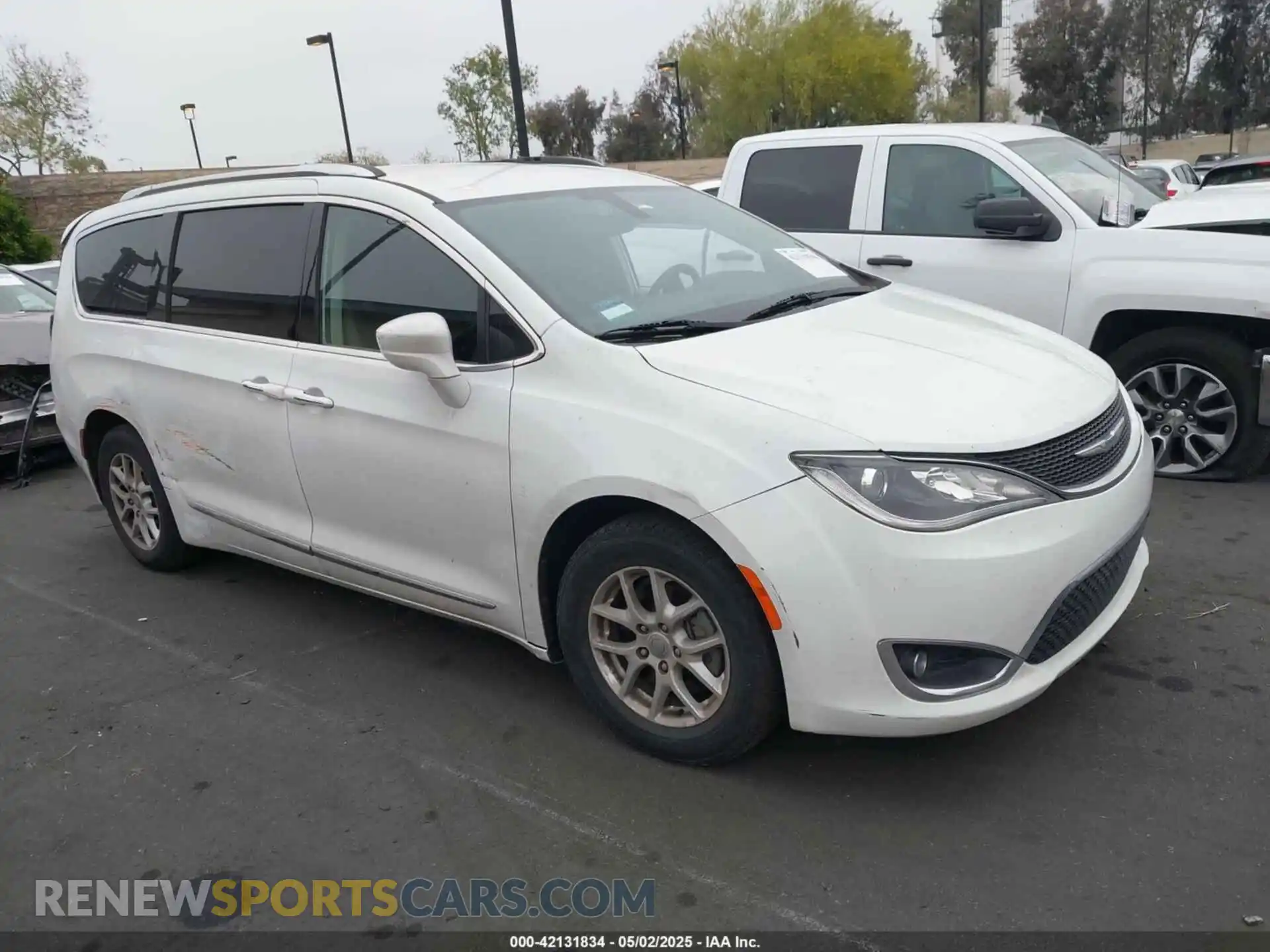 1 Photograph of a damaged car 2C4RC1BG2LR134646 CHRYSLER PACIFICA 2020