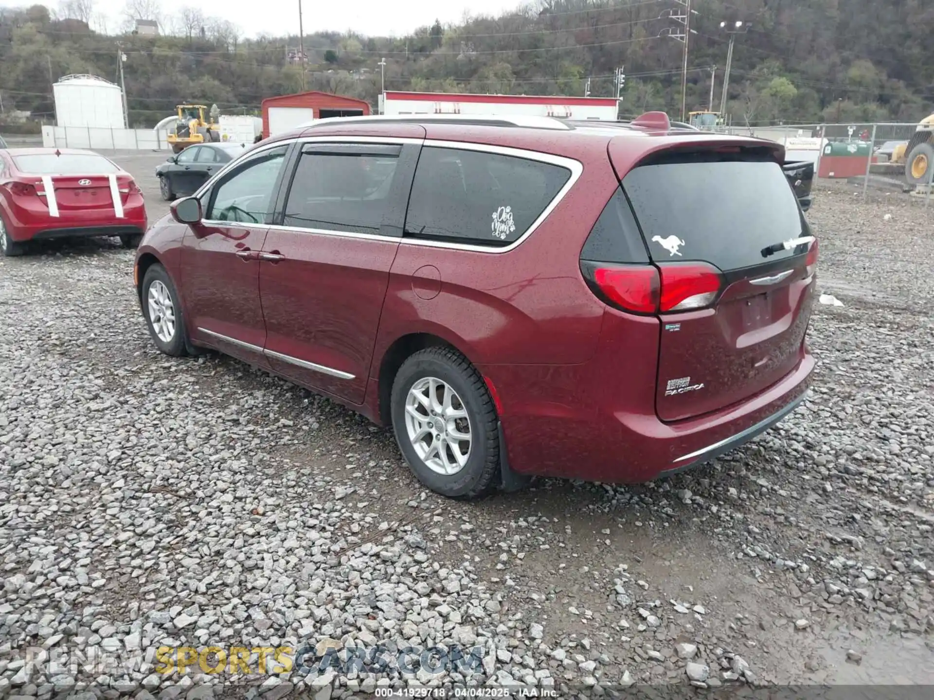 3 Photograph of a damaged car 2C4RC1BG3LR275497 CHRYSLER PACIFICA 2020