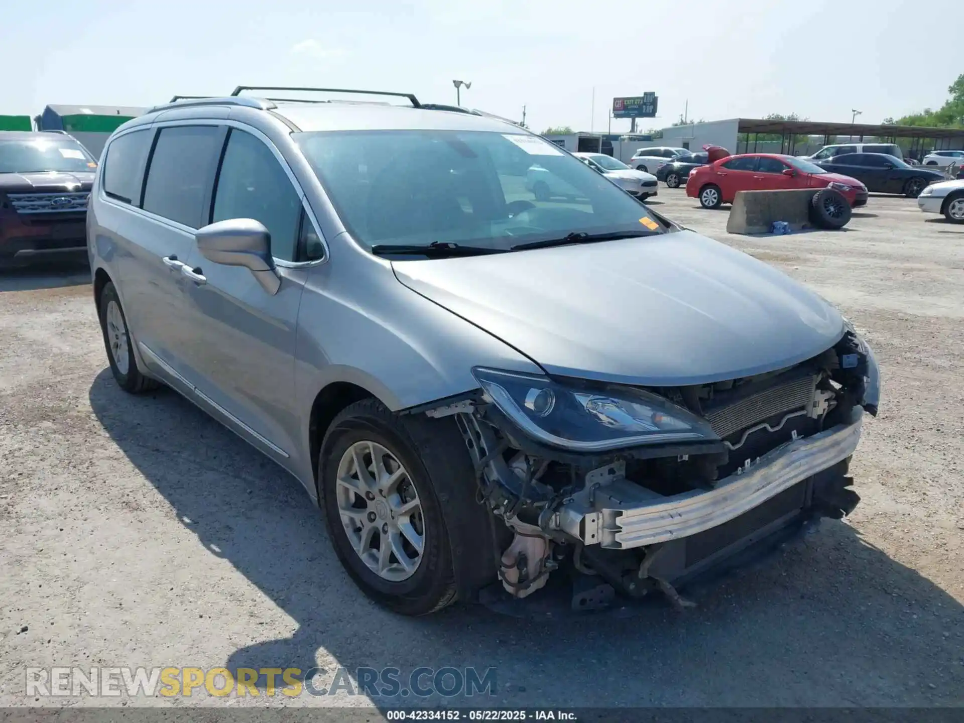 1 Photograph of a damaged car 2C4RC1BG3LR285642 CHRYSLER PACIFICA 2020